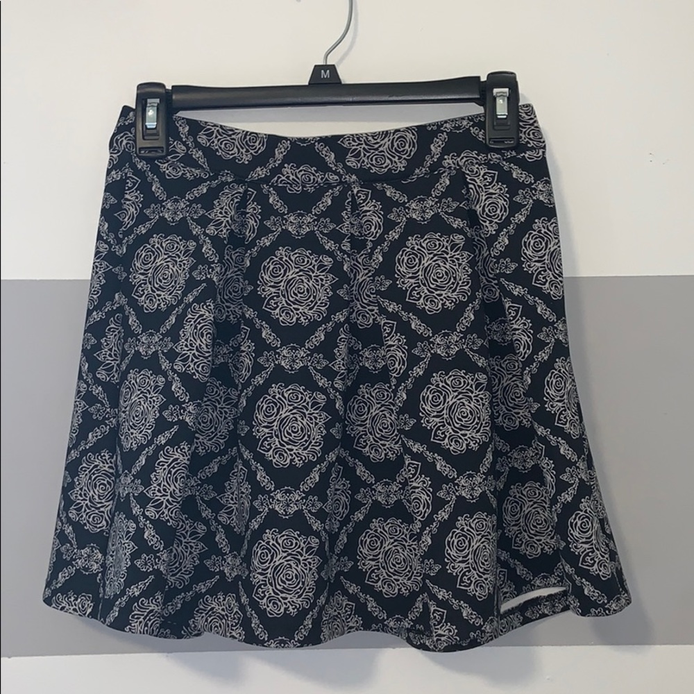 Flowy black and white patterned skirt
